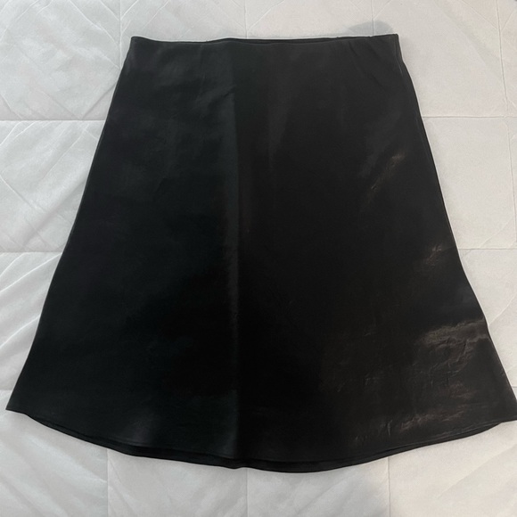 Aritzia Babaton Slip Satin Mini Skirt - Picture 2 of 3